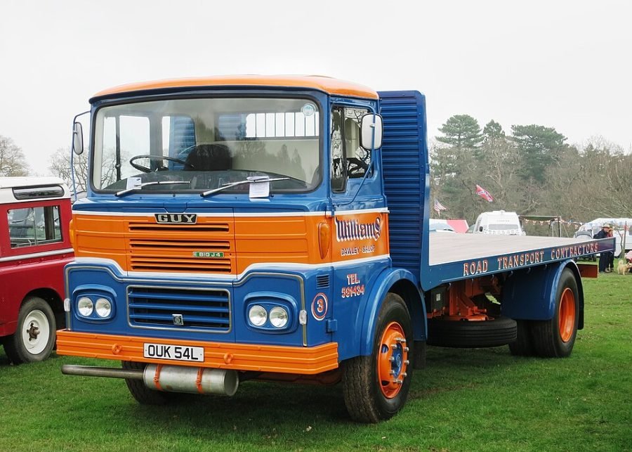 Flatbed / Stake-Bed Truck